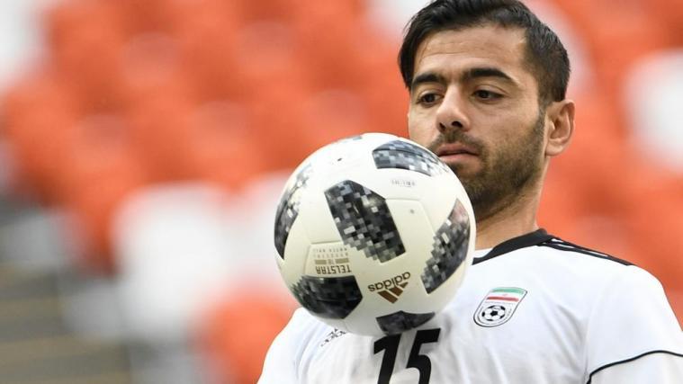 Durfte wegen einer kuriosen Episode nur im Training und nicht im Spiel ran: Irans Pejman Montezeri. © APA/afp / FILIPPO MONTEFORTE