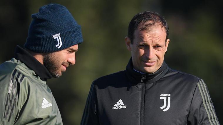 Chiellini verletzte sich im Topspiel gegen Neapel © APA/afp / MARCO BERTORELLO
