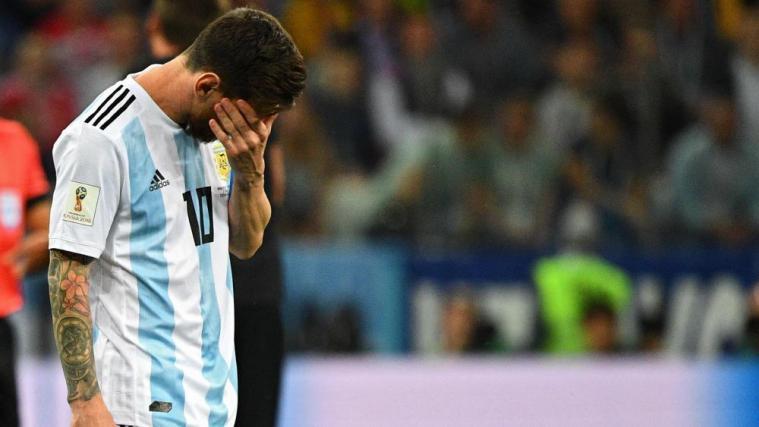Lionel Messi schwer enttäuscht: Ein Sinnbild für Argentiniens bisherige WM © APA/afp / JOHANNES EISELE
