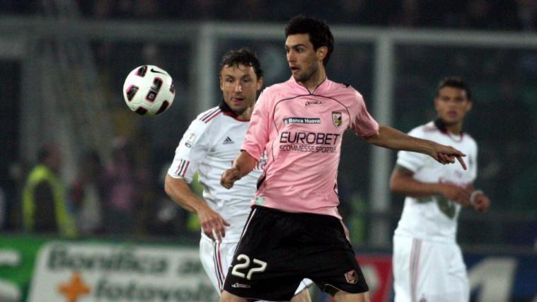 Zwei Jahre lang spielte Pastore in Palermo: Jetzt kehrt er in die Serie A zurück. © apa/epa / FRANCO LANNINO
