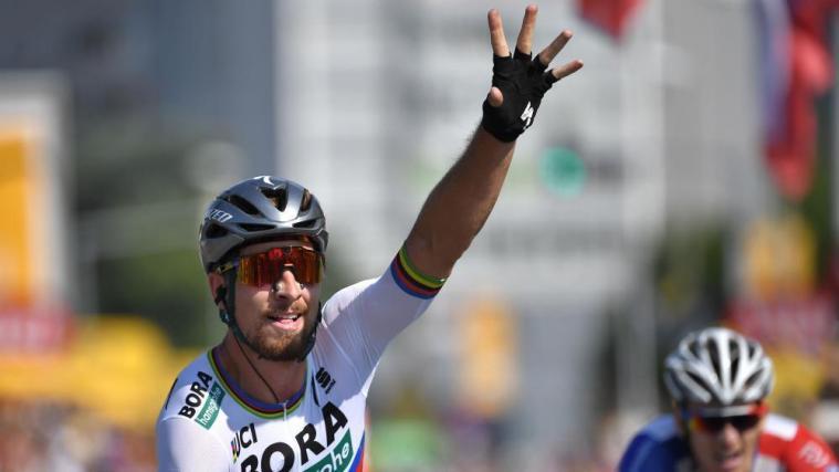 Etappensieg für Peter Sagan (l.) © APA/afp / MARCO BERTORELLO