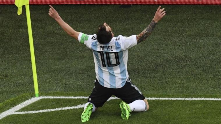 Lionel Messi brachte Argentinien mit einem Zaubertor auf die Siegerstraße. © APA/afp / PAUL ELLIS