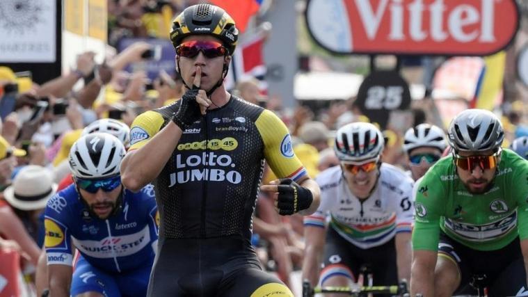 Groenewegen gewinnt vor Gaviria (l.) und Sagan (r.) © SID / Philippe LOPEZ