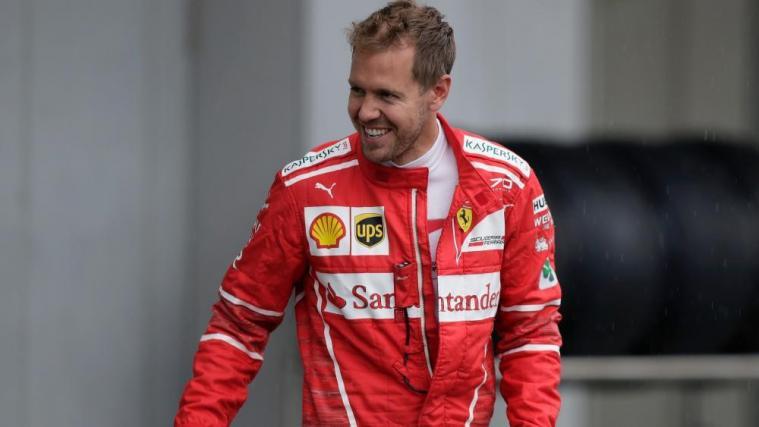 Seinen Humor hat Sebastian Vettel nicht verloren. © APA/afp / KIYOSHI OTA
