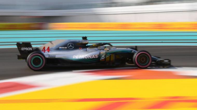 Lewis Hamilton in seinem Silberpfeil. © APA/afp / GIUSEPPE CACACE