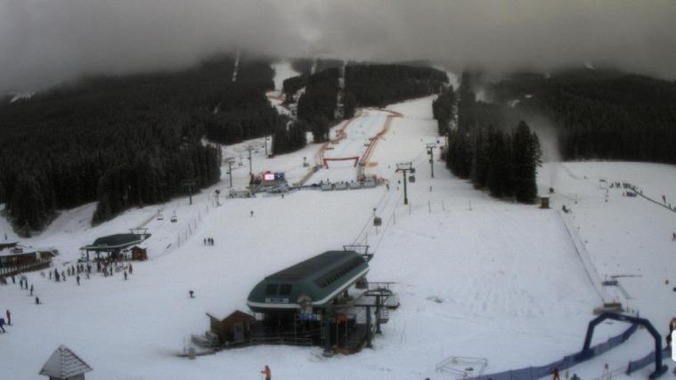 Das Bild der Webcam in Lake Louise ist eindeutig: Kein Training möglich © www.skilouise.com / mountain-cam