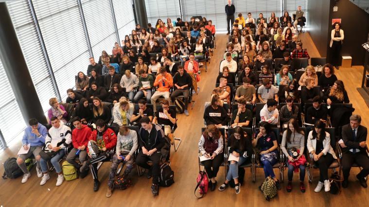 130 Schüler nahmen am Montag an der Veranstaltung der Handelskammer teil.
