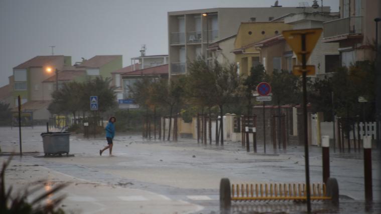 Auch auf den Urlaubsinseln Mallorca und Ibiza führten Unwetter zu Überschwemmungen und entwurzelten Bäumen.