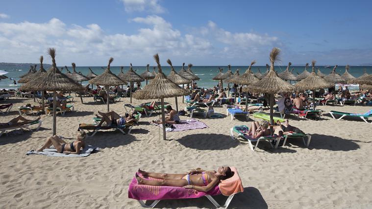 Bekannter Strand Playa de Palma auf Mallorca.