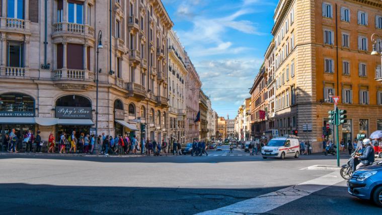 Das Kaufhaus will die Straßen rund um ihr Geschäft auf der Via del Tritone instand setzen lassen.