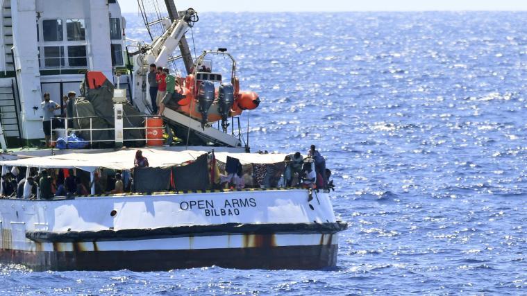 Das Rettungsschiff brachte 45 Migranten in Sicherheit.