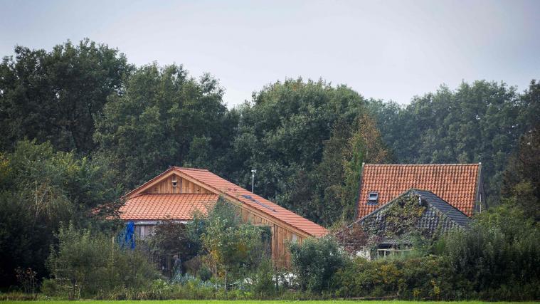 Der Vater der isolierten Familie bleibt weiterhin in Haft.