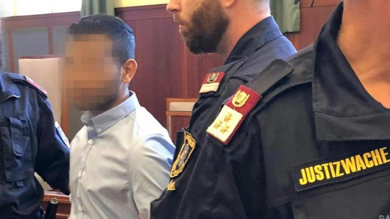 Der Verdächtige soll eine 16-Jährige in einem Park ermordet haben.