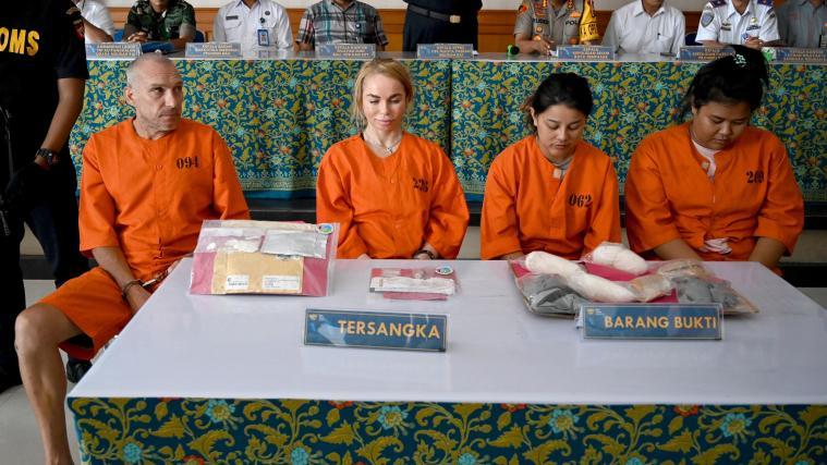 Drogenschmuggel Auf Bali Thailanderinnen Droht Todesstrafe
