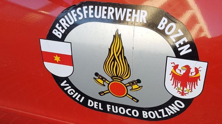 Die Berufsfeuerwehr hat die Ermittlungen zur Brandursache aufgenommen.