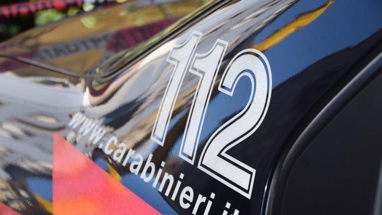 Die Carabinieri von Bozen standen am Siegesplatz einem mutmaßlichen Mörder gegenüber.