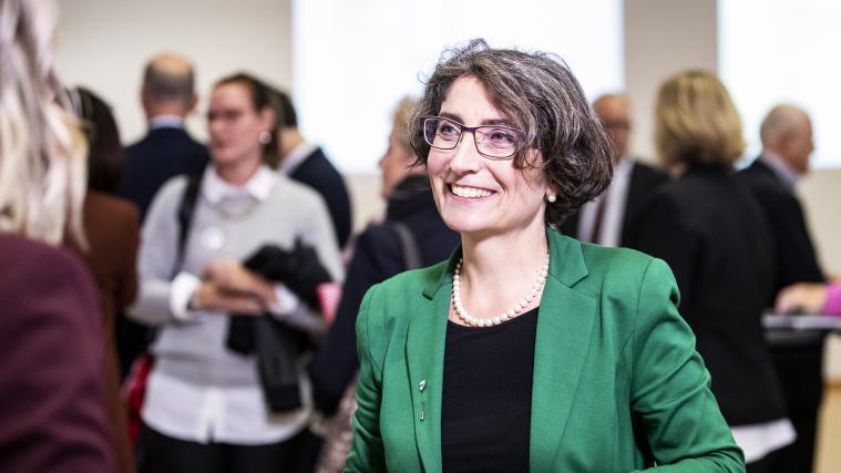 Die neu gewaehlte Nationalraetin Manuela Weichelt-Picard, Alternative - die Gruenen.