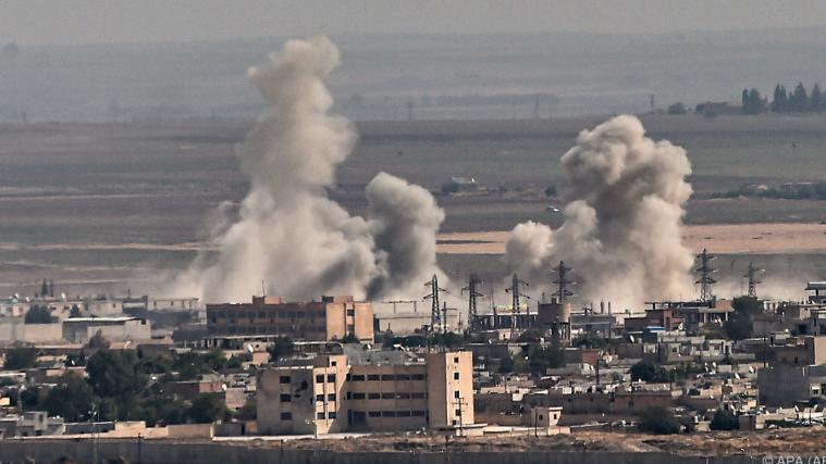 Diese Aufnahme stammt von vor 3 Tagen und zeigt den Beschuss dier nordsyrischen Grenzstadt Ras-Al-Ain.