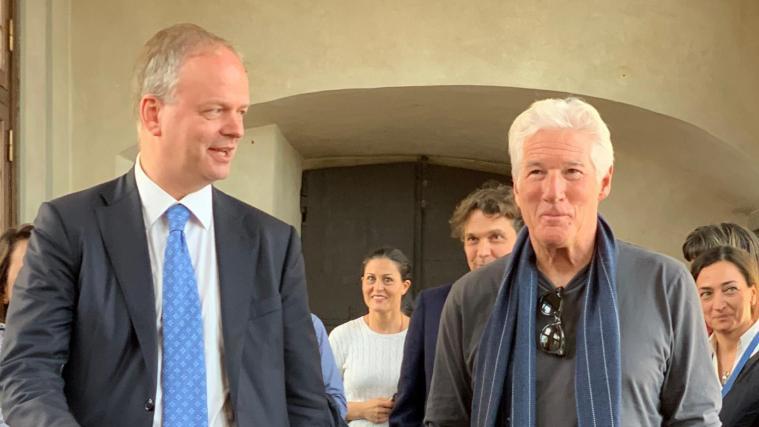 Im Bild (von links): Museumsdirektor Eike Schmidt und Richard Gere.