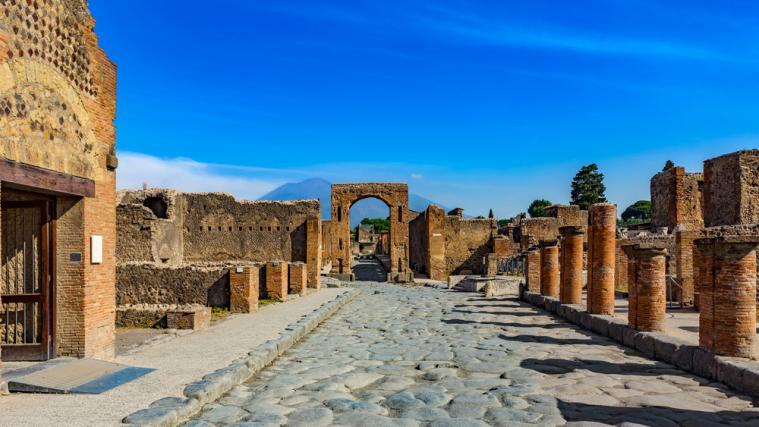In Pompeji wurden 2 neue Fresken freigelegt.