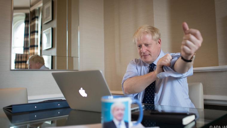 Johnson will in Sachen Brexit wieder die Ärmel hochkrempeln.