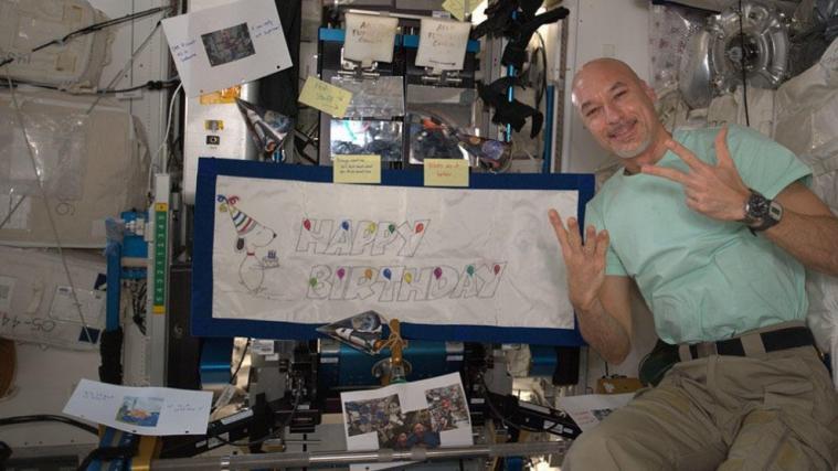 Luca Parmitano hat das Kommando auf der ISS übernommen. Am Freitag feierte er seinen 43. Geburtstag auf der Raumstation.