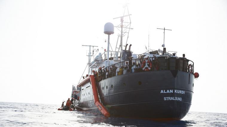 Nach eigenen Angaben wir das Rettungsschiff „Alan Kurdi“ bedroht.