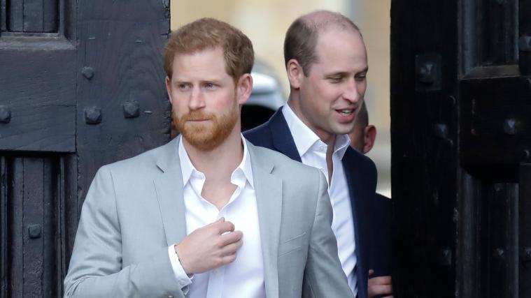 Nach langen Spekulationen hat Prinz Harry (vorn) Spannungen im Verhältnis mit seinem älteren Bruder Prinz William (hinten) eingestanden