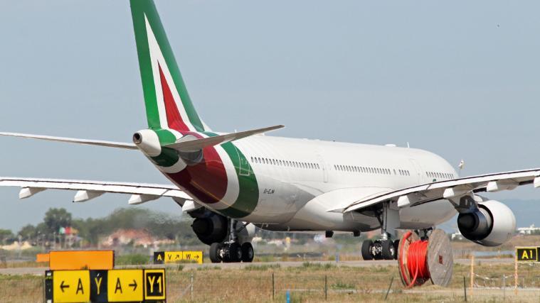 Nicht ausgeschlossen wird, dass der Staat bald gezwungen werden könnte, der Alitalia einen weiteren Brückenkredit von 350 Millionen Euro zu gewähren.