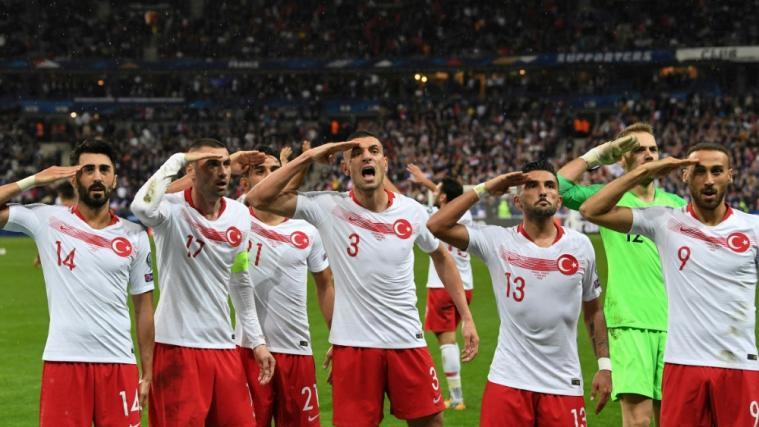 UEFA leitet Untersuchung gegen türkische Spieler ein
