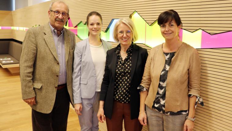 (v.l.): Johann von Lutz (VPS-Vizepräsident), Julia Karbon (Mountain Chalet Pra Ronch), Esther Mutschlechner-Seeber (VPS-Präsidentin), Greti Ladurner (Tourismus- und Marketingexpertin)