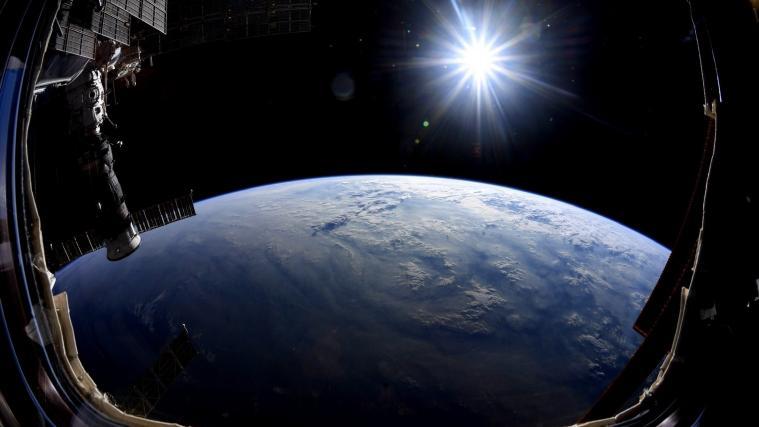 2 Astronauten sollen bei dem anspruchsvollen Außeneinsatz das Magnetspektrometer AMS reparieren.