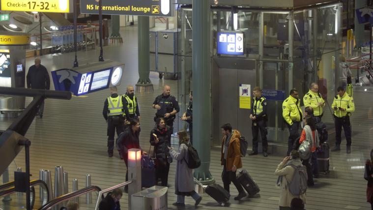Am Flughafen Schipol in Amsterdam wurde ein falscher Entführungsalarm ausgelöst.