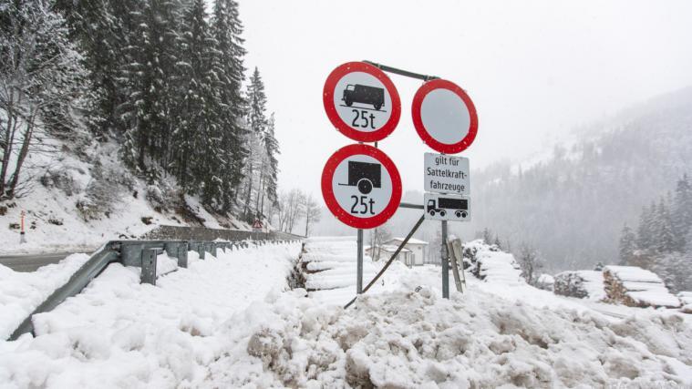 Auch in Kartitsch wartet man noch auf Strom.