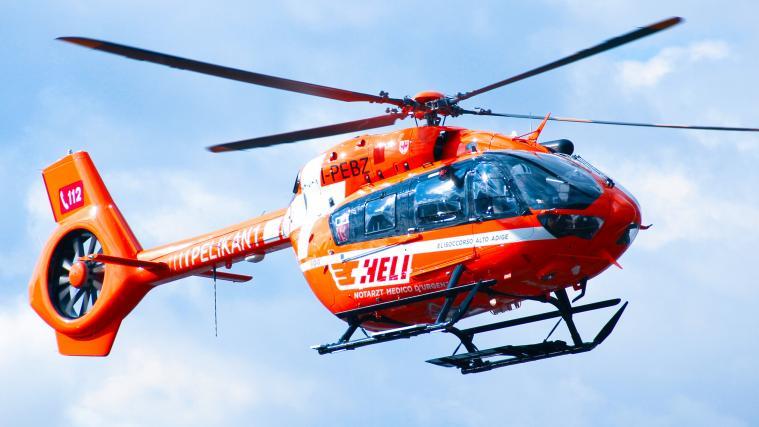 Der Rettungshubschrauber Pelikan 1 musste die 3 erschöpften Kletterer vom Ortler bergen.