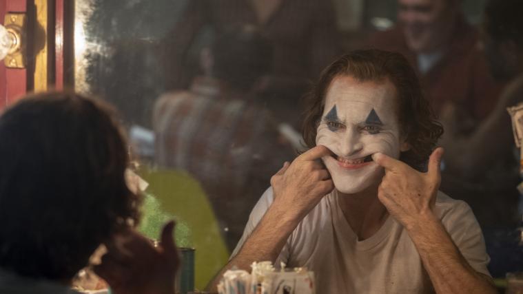 Der Thriller „Joker“ mit Joaquin Phoenix in der Hauptrolle stellt einen neuen Rekord an der Kinokasse auf.