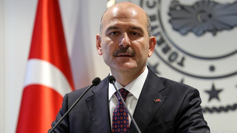 Der türkische Innenminister Süleyman Soylu macht mit seiner Ankündigung ernst.