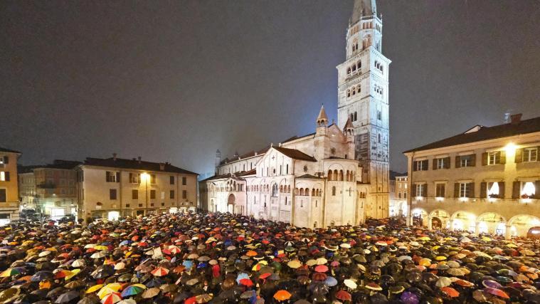 Die Sardinen versammelten sich auch in Modena.