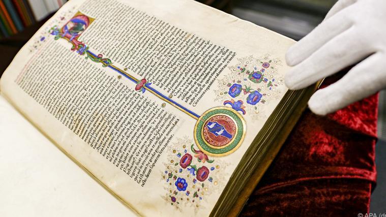 Diese Bibel aus der Druckpresse von Johannes Gutenberg ist mehr als 550 Jahre alt.