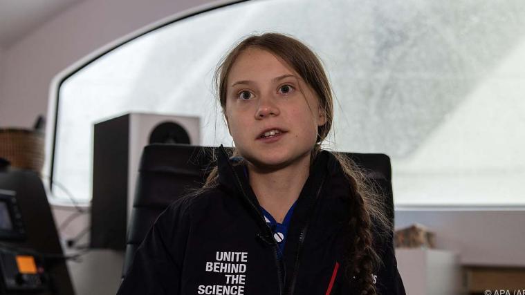 Eine australische Familie nimmt Greta Thunberg auf einem Katamaran mit.