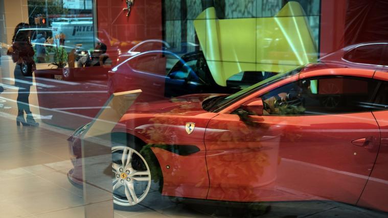 Großrazzia wegen eingeschmuggelter Luxusautos aus Russland.