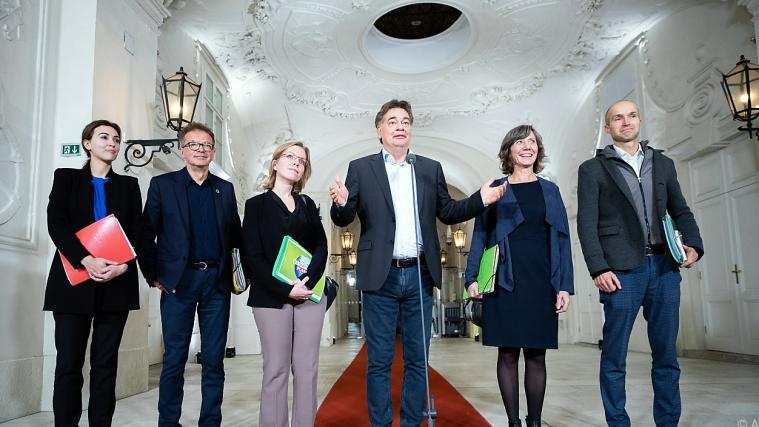 Grünen-Chef Werner Kogler und sein Sondierungsteam gaben gaben wie die ÖVP nur knappe Auskünfte.