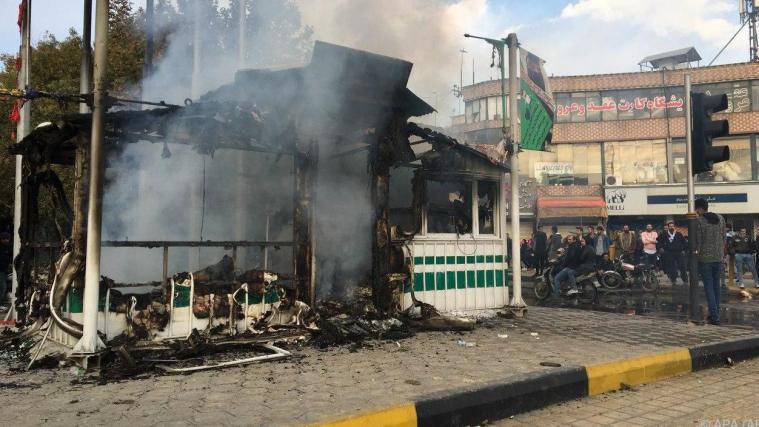 Höhere Benzinpreis sorgte für gewalttätige Proteste im Iran.