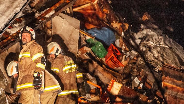 Im Ortsteil Badbruck in der Gemeinde Bad Gestein im Salzburger Pongau ist am Sonntag, 18. November 2019, eine Mure auf zwei Wohnhäuser niedergegangen. Eine Person konnte sofort verletzt geborgen werden, eine zweite zwei Stunden später.