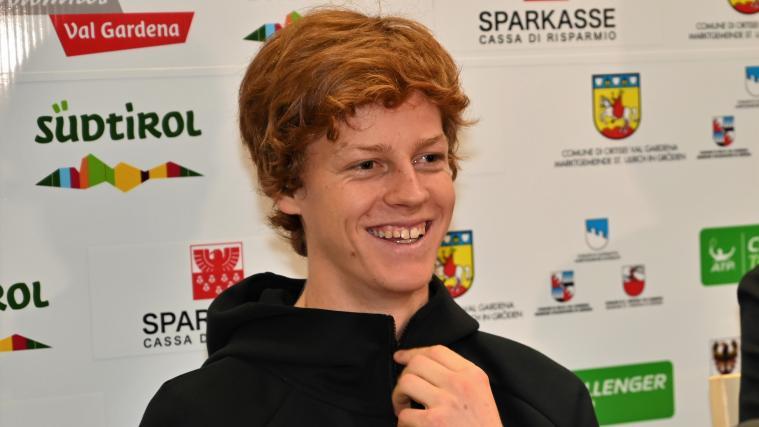 Immer für einen Spaß zu haben: Jannik Sinner beim Challenger in Gröden.