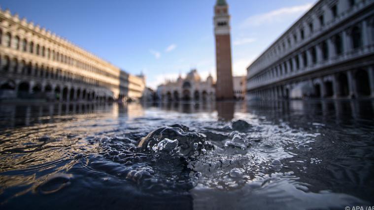 Lagunenstadt unter Wasser.