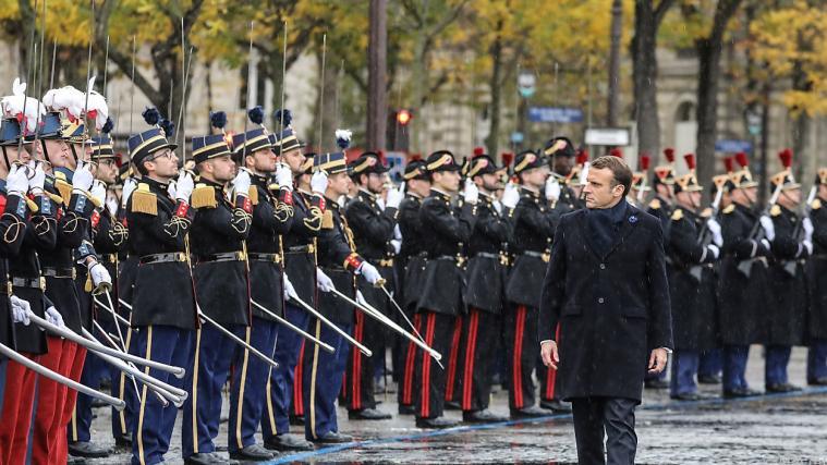 Macron gedenkt der Gefallenen.