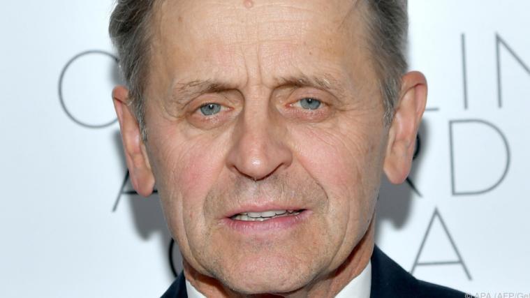Mikhail Baryshnikov spielt Papst Benedikt XVI..