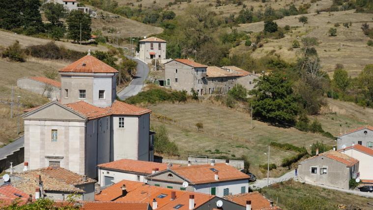 Molise erhofft sich neue Zuwanderer für wenig bewohnte Fraktionen. Im Bild die Fraktion Castiglione di Carovilli in Isernia.
