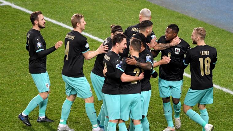 Österreich jubelt: In ungewohnt türkis-schwarzen Trikots sicherten sich Alaba & Co. das EM-Ticket.